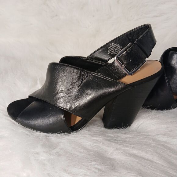 NINE WEST BLACK LEATHER OPEN TOE HEELS W/ CROSS OVER BUCKLE STRAP SIZE 8 1/2 - Picture 4 of 16